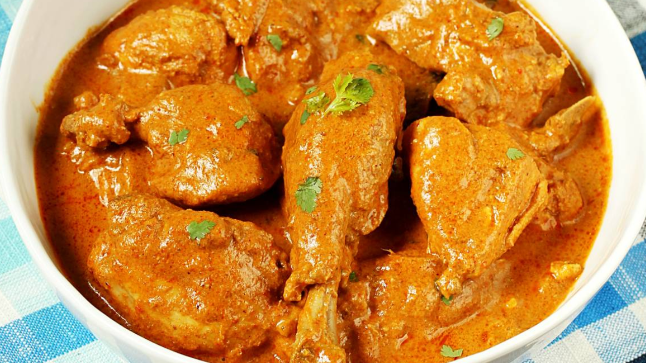 Chicken Shahi Korma : రెస్టారెంట్ స్టైల్లో నోరూరించే షాహీ చికెన్ కుర్మా.. చిక్కటి గ్రేవీతో ముక్క సాఫ్ట్గా టేస్ట్ అదిరిపోద్ది! How To Make Chicken Shahi Korma in Telugu